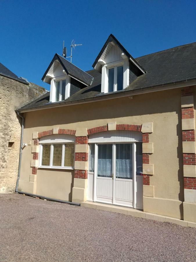 La Maison Des Jeanne Bayeux Exterior photo